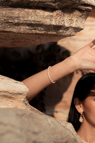 KESHI PEARL BRACELET GOLD FILLED - BONDI JEWELS